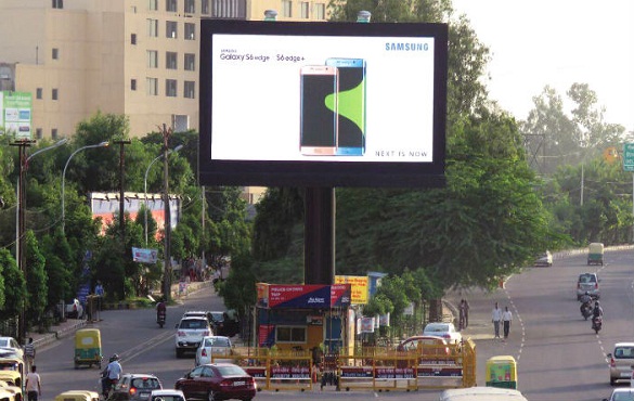 digital outdoor advertisement