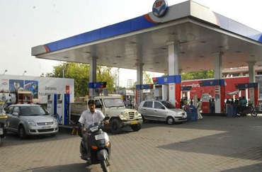 ads on petrol pump